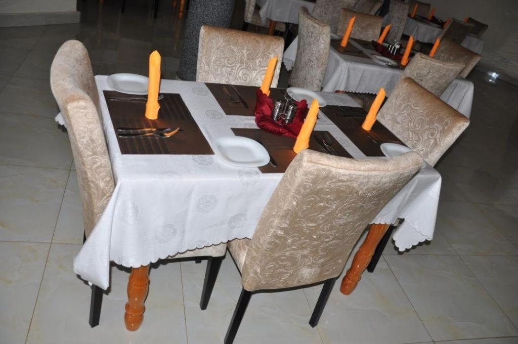 Hoima Eka Hotel エクステリア 写真