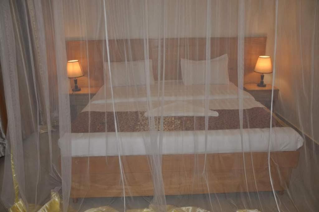 Hoima Eka Hotel エクステリア 写真